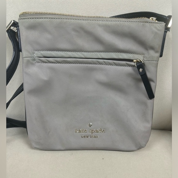 Kate Spade New York Watson Lane Hester Grey Taupe Crossbody Nylon Bag EUC - Picture 1 of 7